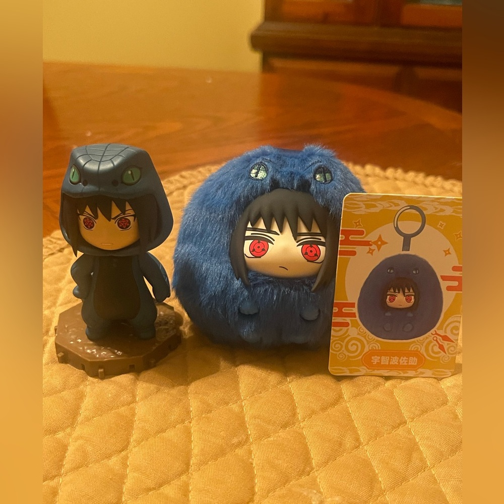 Saske Naruto Pajamas Figure & Naru Mingdudu Plush Keychain.